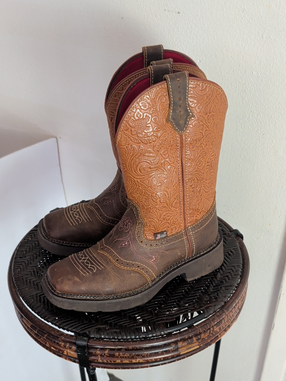 Justin Starlina Tan Water Buffalo Sz 7 B Square Toe Women’s Boots GY9530